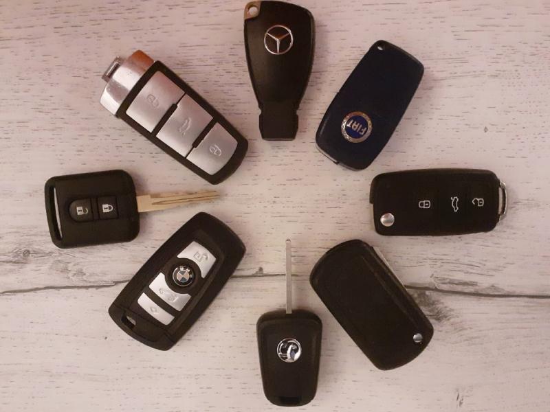 Vehicle key fobs for various car brands